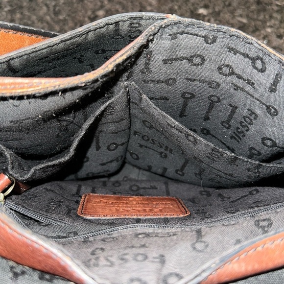 Fossil Brown Leather Fold Over Saddle Bag Crossbody Purse - Picture 8 of 10
